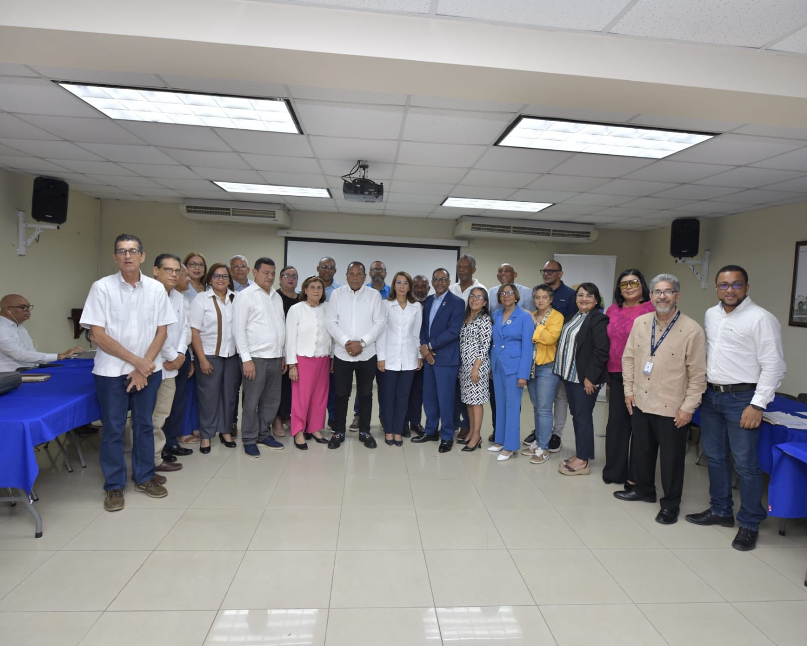 Héctor Almonte participa en Sesión del Consejo Provincial de Puerto Plata